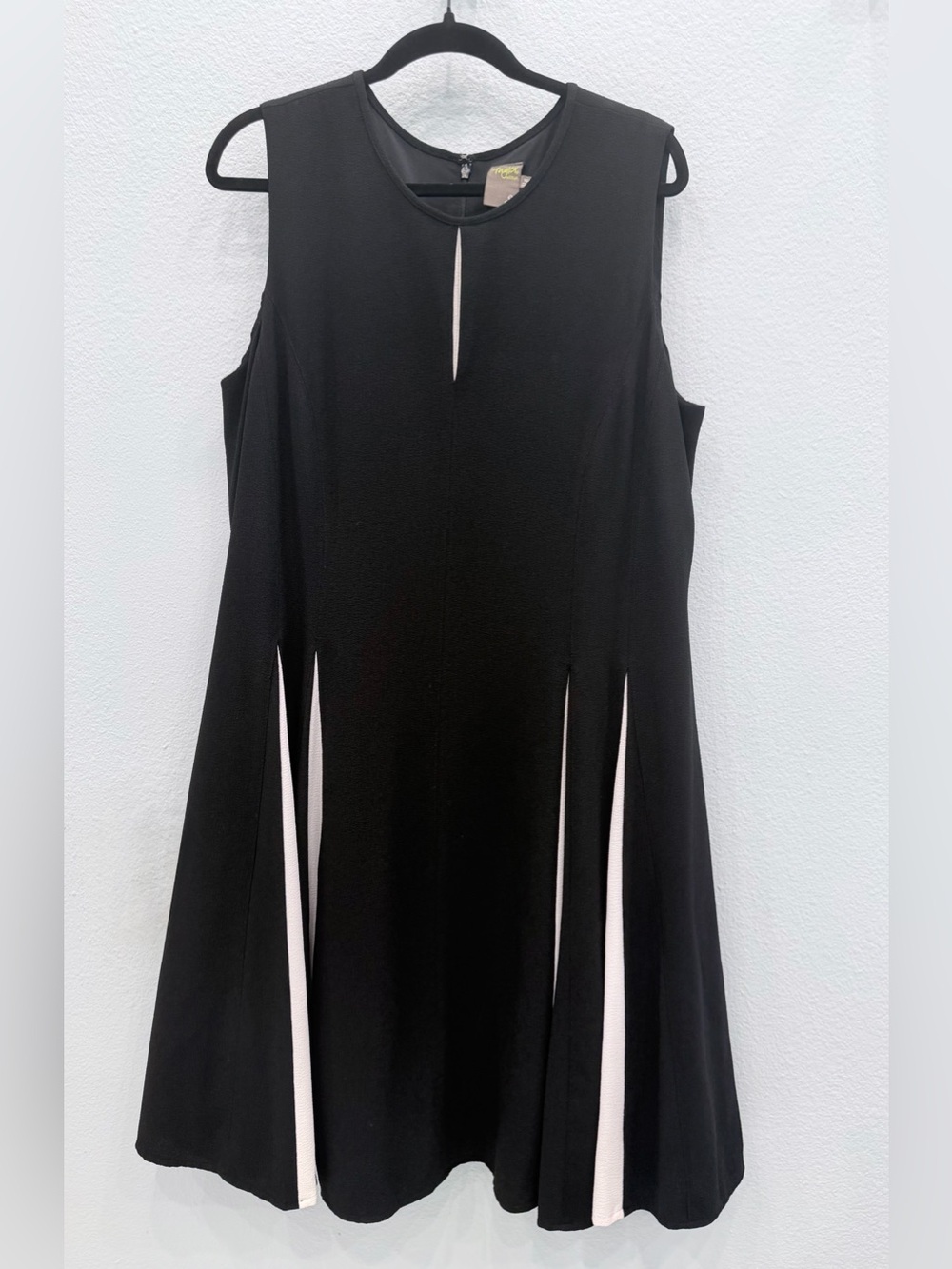 Taylor Woman 16W Black White Fit & Flare Godet Cocktail Dress